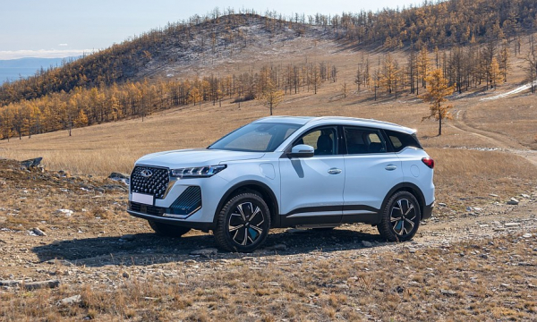 Три мотора, ноль расхода и триллер с бензовозом: тест Chery Tiggo 7 Pro Plug-in Hybrid Три мотора, ноль расхода и триллер с бензовозом: тест Chery Tiggo 7 Pro Plug-in Hybrid